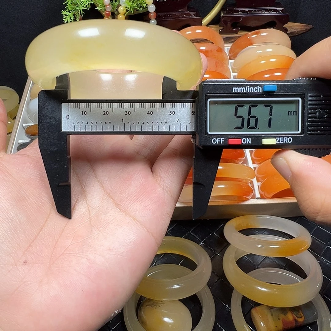 石英质玉（黄龙玉）未镶嵌手镯