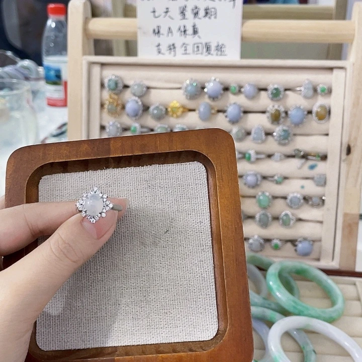 翡翠未镶嵌颈饰天然翡翠Ａ货