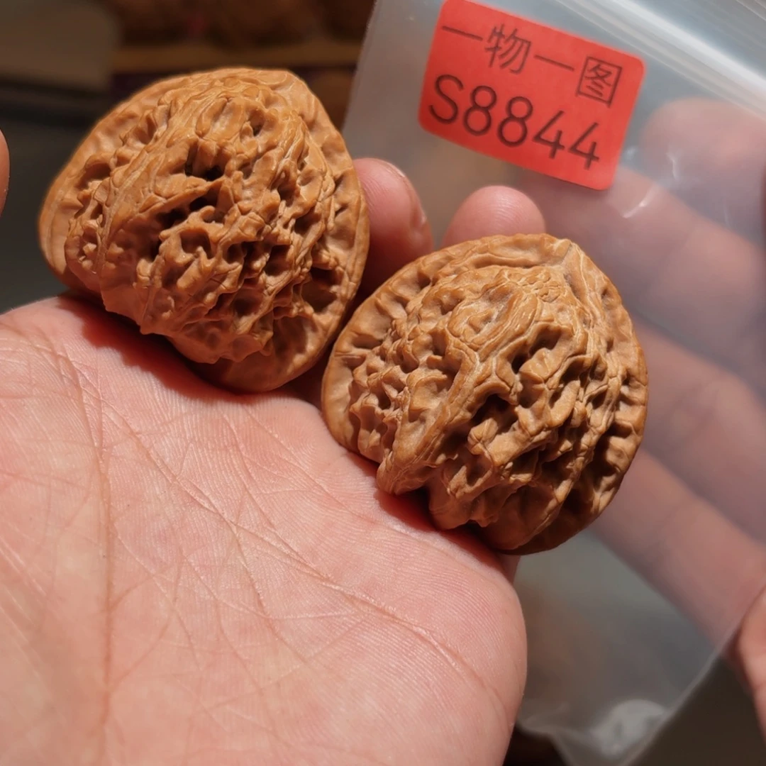 文玩核桃把件三角白