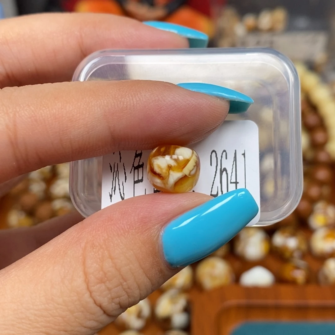 蜜蜡未镶嵌珠宝奇石2641