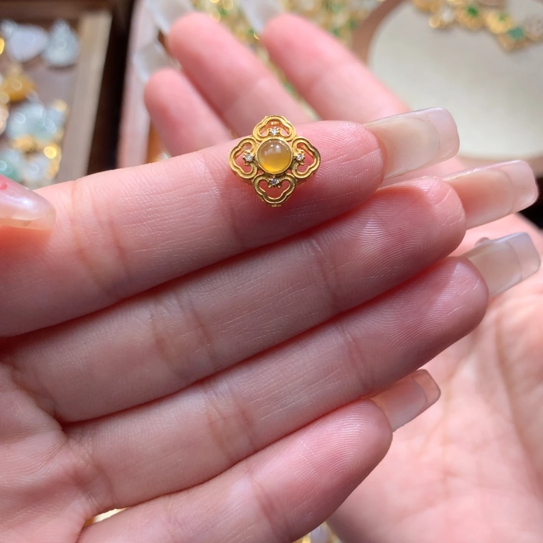 十***碗翡翠18K金镶嵌颈饰翡翠