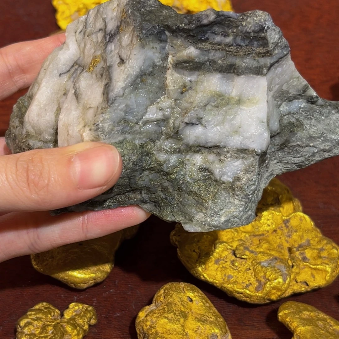 石材明金矿石标本月500克
