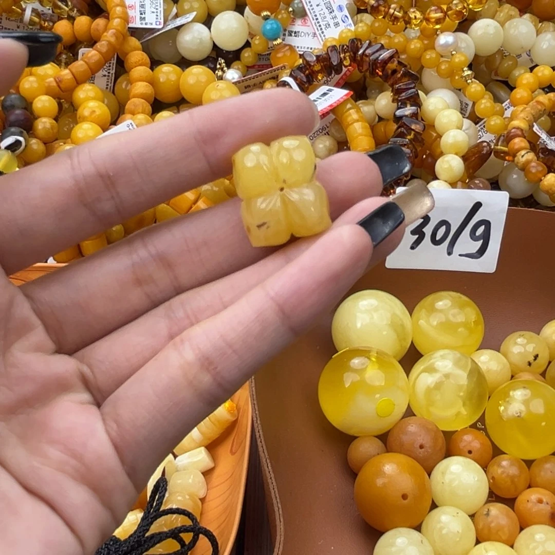 琥珀珠宝奇石未镶嵌