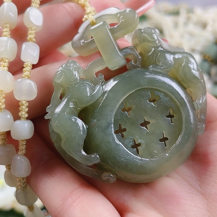 未镶嵌和田玉挂件