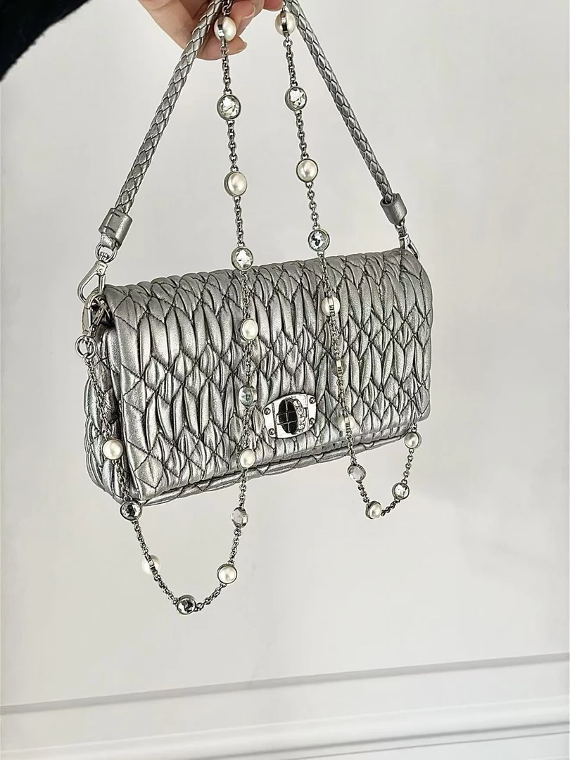 95新 MIU MIU/缪缪 CS5820/miumiu黑色褶皱宝石单肩包