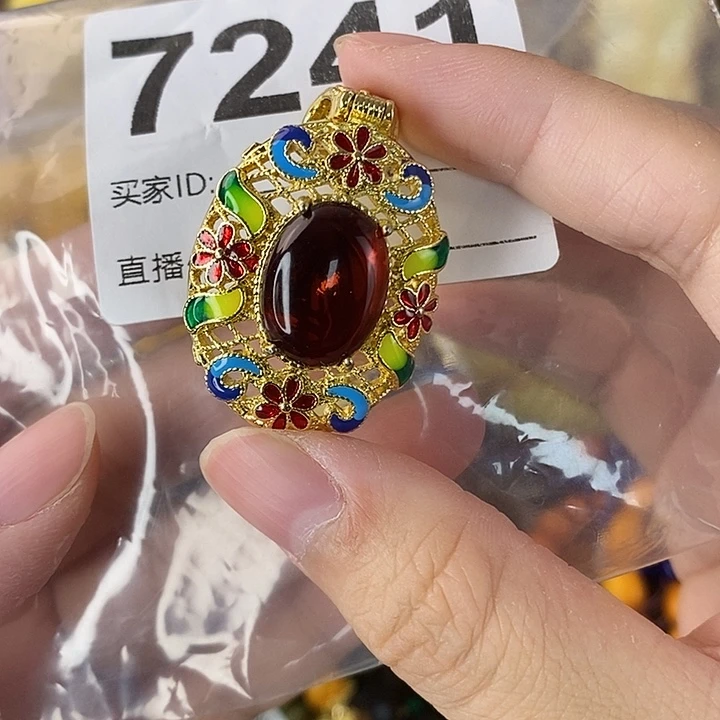 蜜蜡未镶嵌珠宝奇石