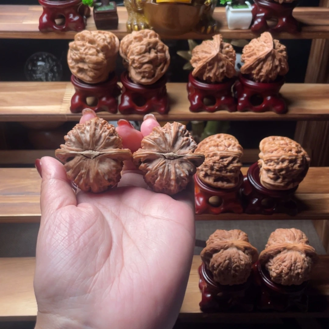 ****肥文玩核桃吊坠三角白41尺