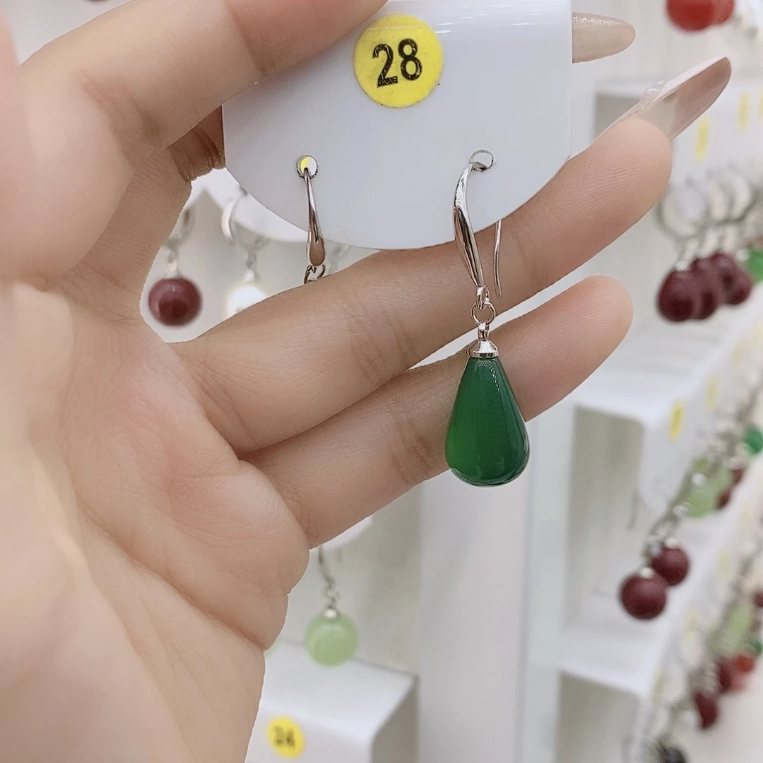 925银深绿色的水滴