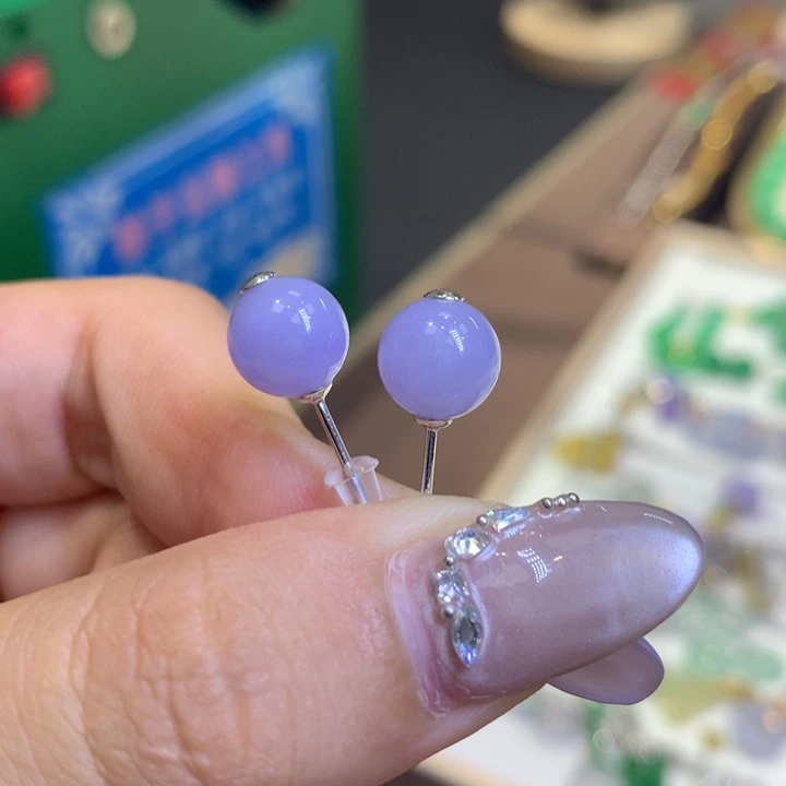 颈饰18K金镶嵌翡翠