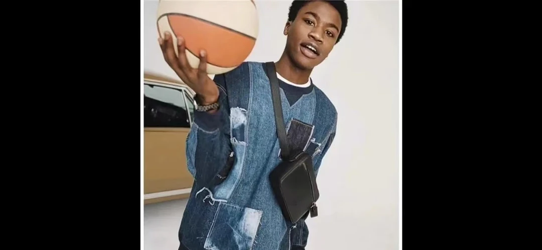 牛仔拼接破坏无领宽松套头牛仔衣