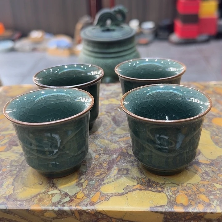 品茗杯四个。。。品茗