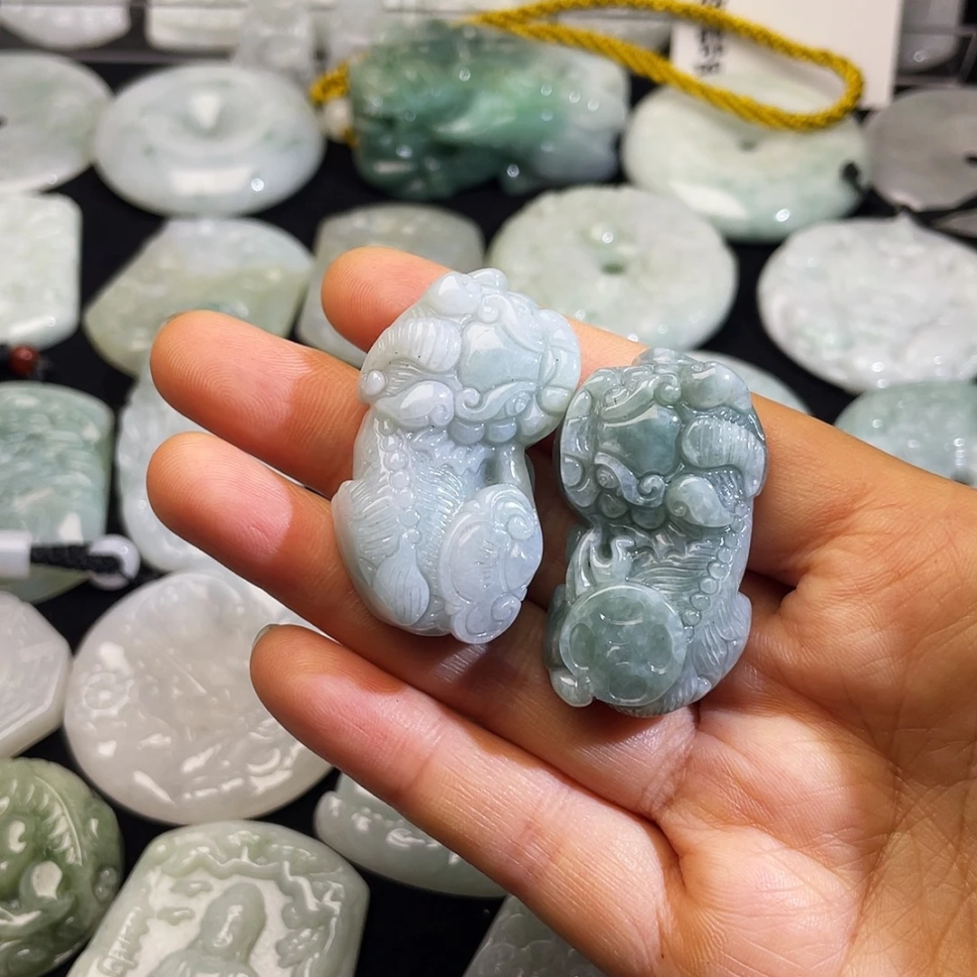 翡翠未镶嵌颈饰貔貅2个
