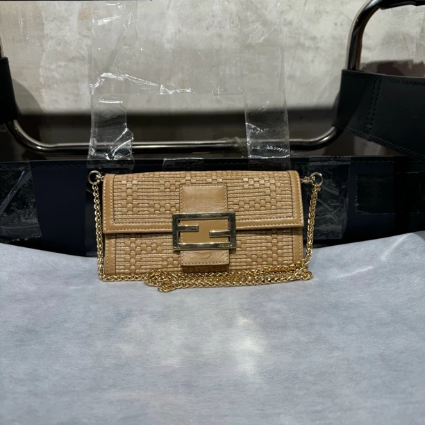 95新 FENDI/芬迪 复燃精选/编织手拿包