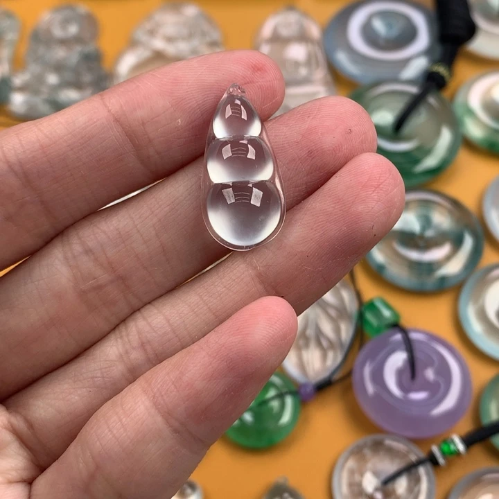 颈饰未镶嵌翡翠….