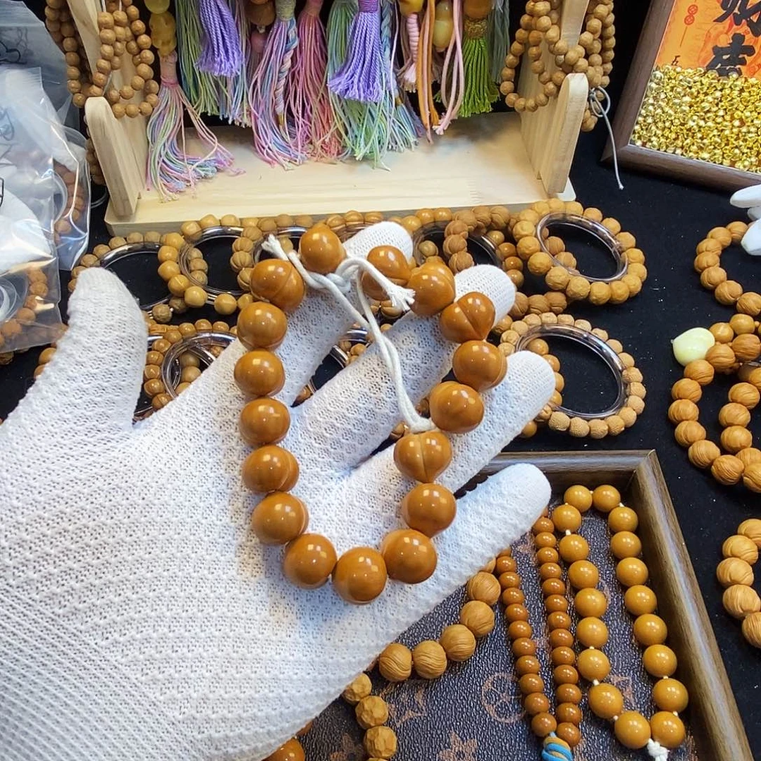 猴头核桃吊坠微瑕光面柯基大屁桃