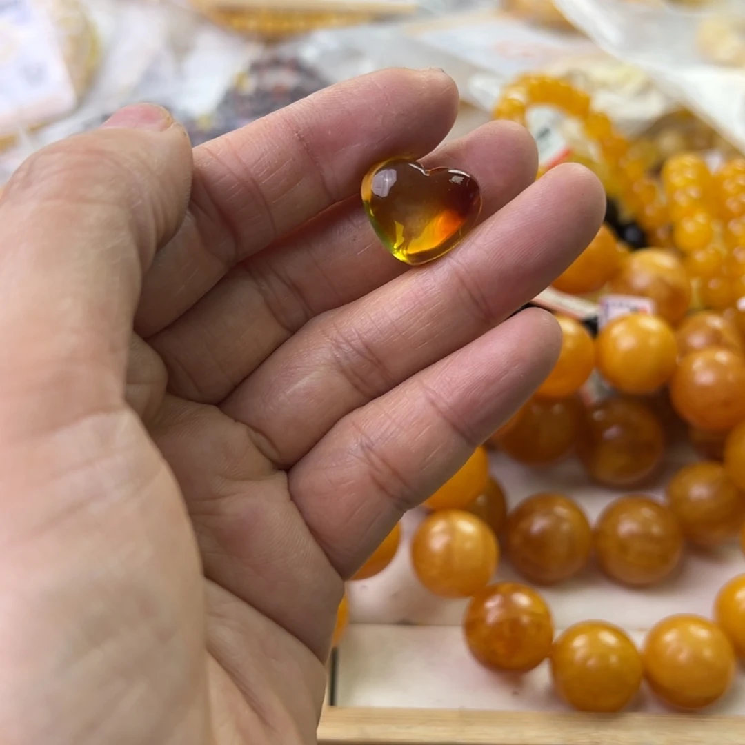 琥珀珠宝奇石未镶嵌
