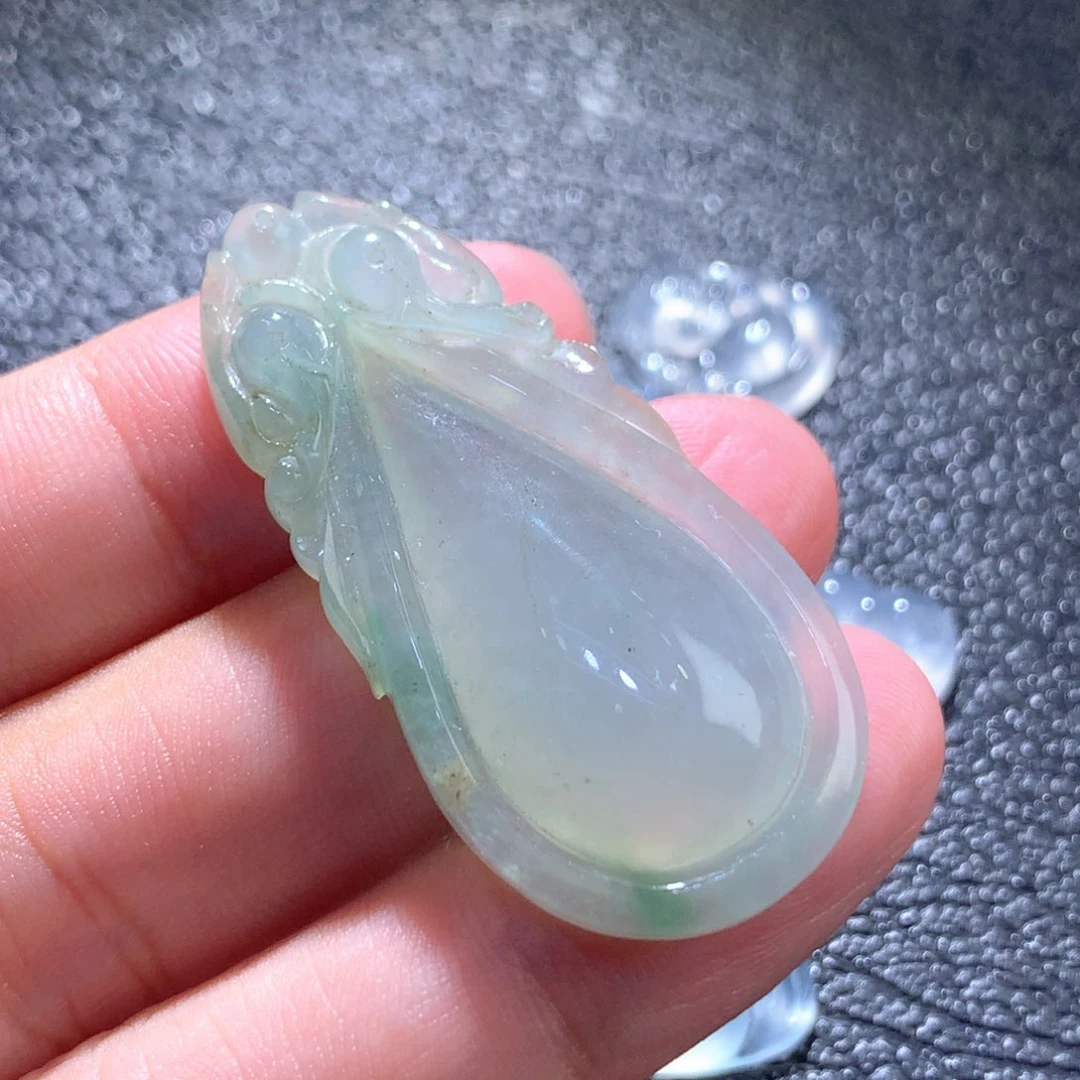 翡翠未镶嵌颈饰缅甸
