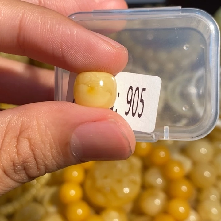 琥珀未镶嵌珠宝奇石905