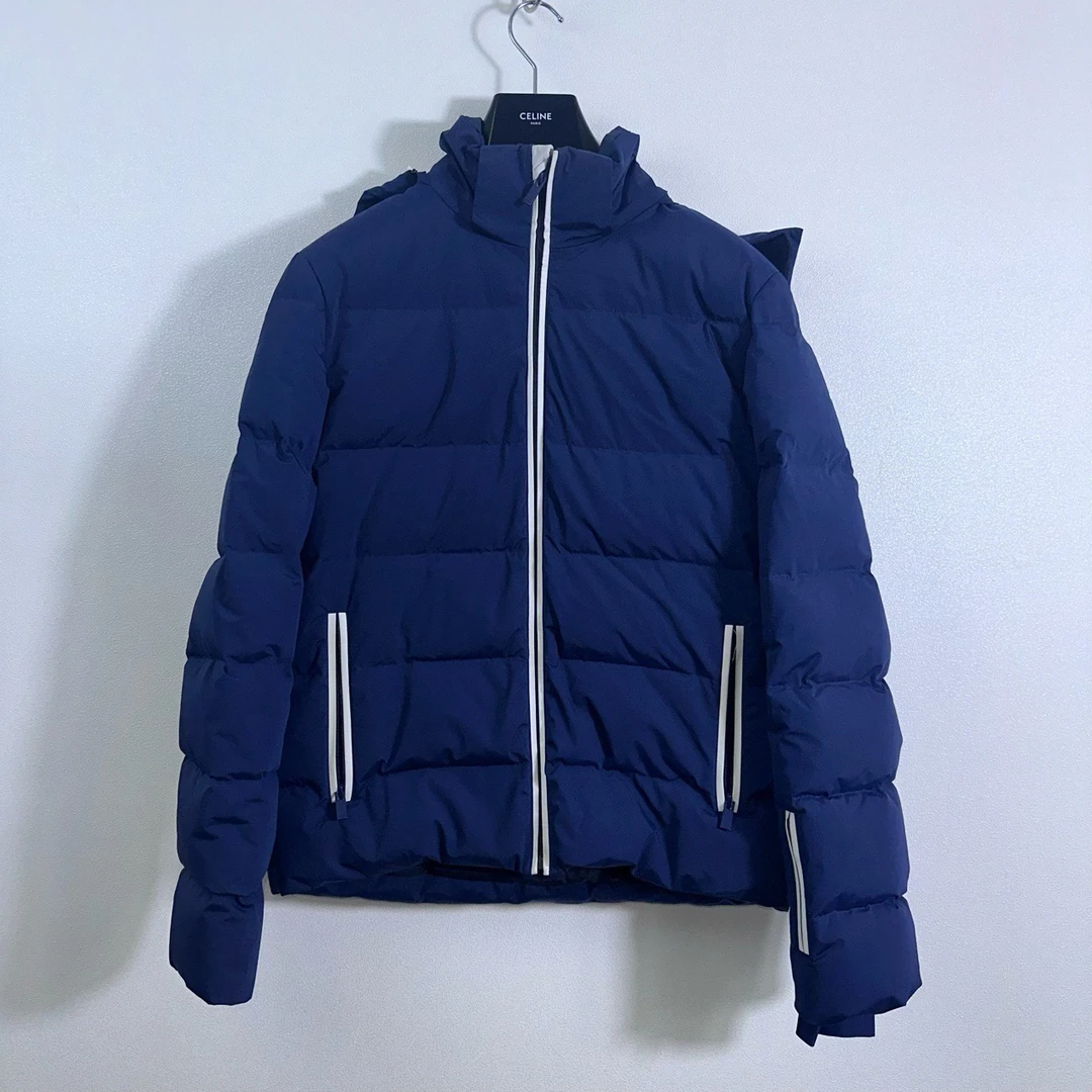 99新 FENDI/芬迪 Fendi 小怪兽贴片连帽羽绒服 48码 D004