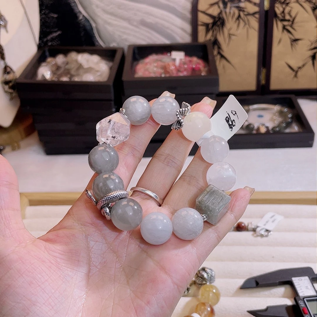 水晶手串未镶嵌跟***?手串