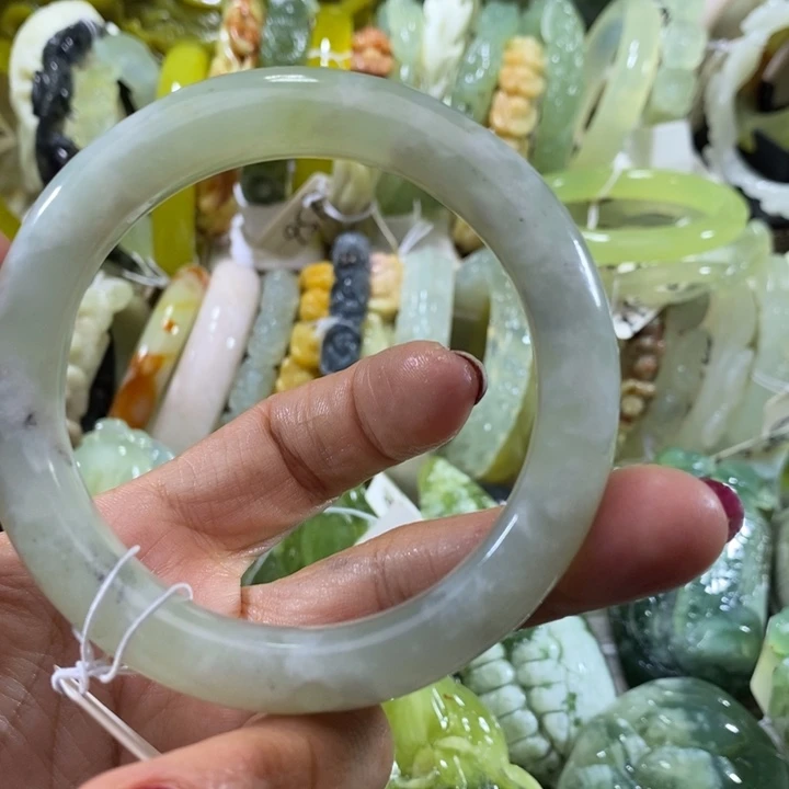 未镶嵌岫玉岫玉手镯56.57