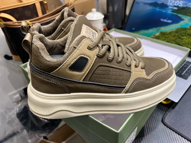 新款男士滑板鞋圆头系带厚底百搭经典时尚皮面休闲款鞋子