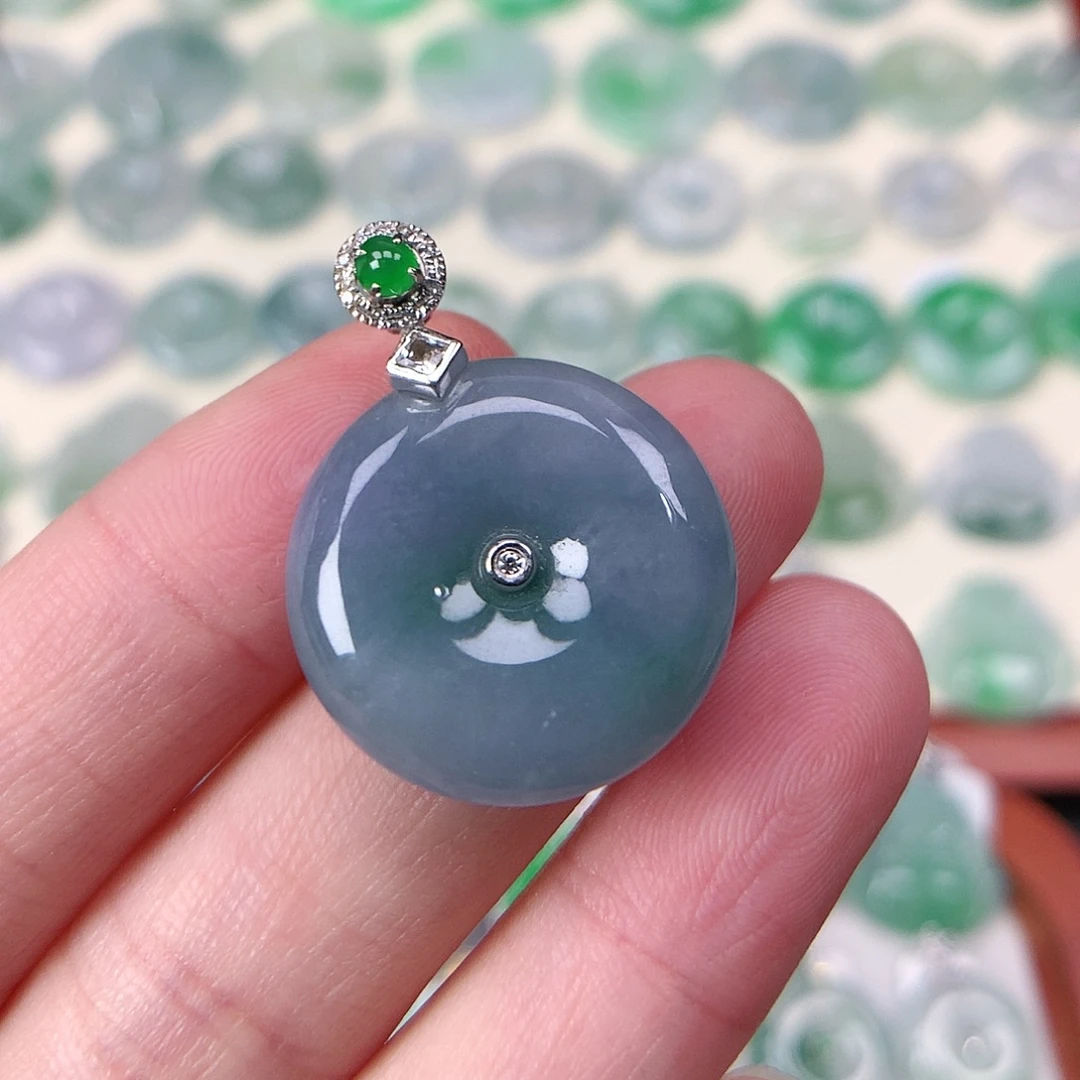 翡翠未镶嵌颈饰吊坠