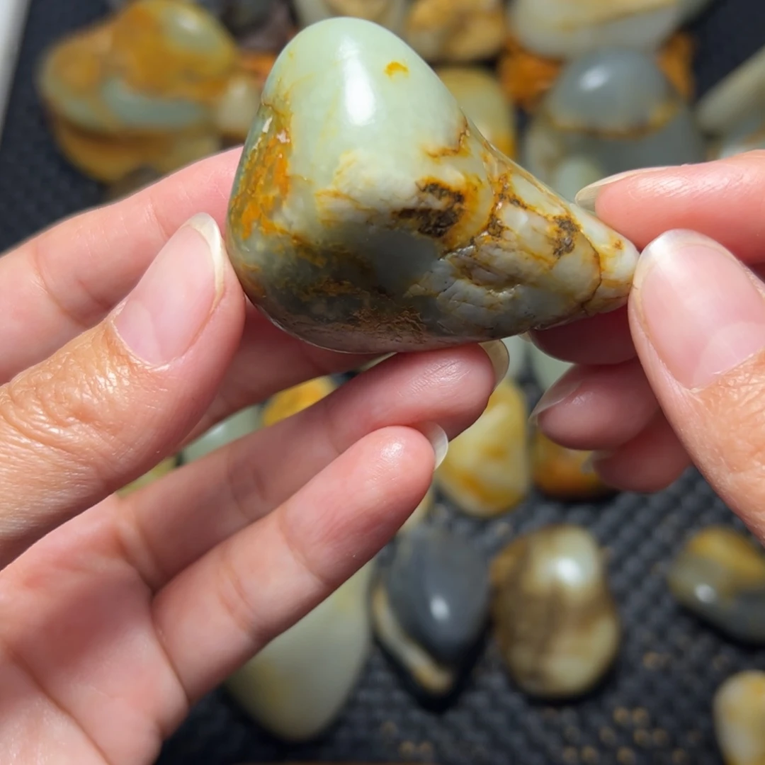 和田玉未镶嵌把件A18