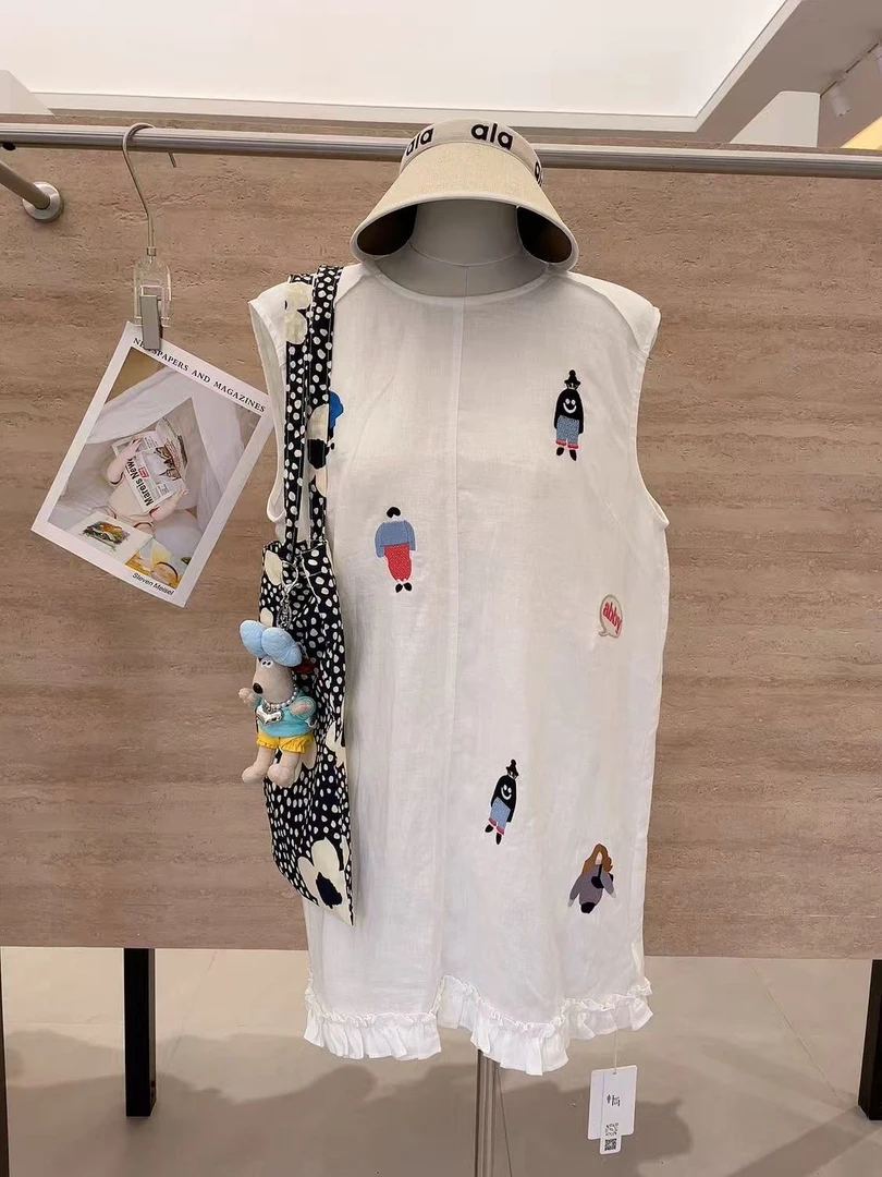 8620轩尚女装“下摆花边刺绣背心连衣裙”