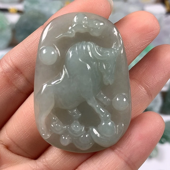 翡翠未镶嵌颈饰牛牌福利