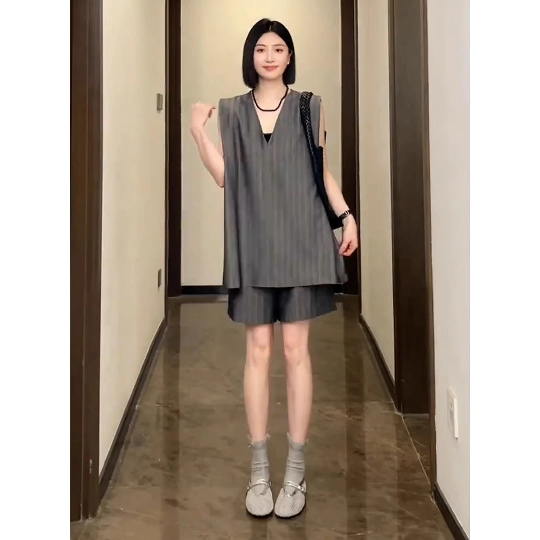 高端时尚条纹无袖套装女夏复古高级感贵气显瘦V领上衣短裤两件套