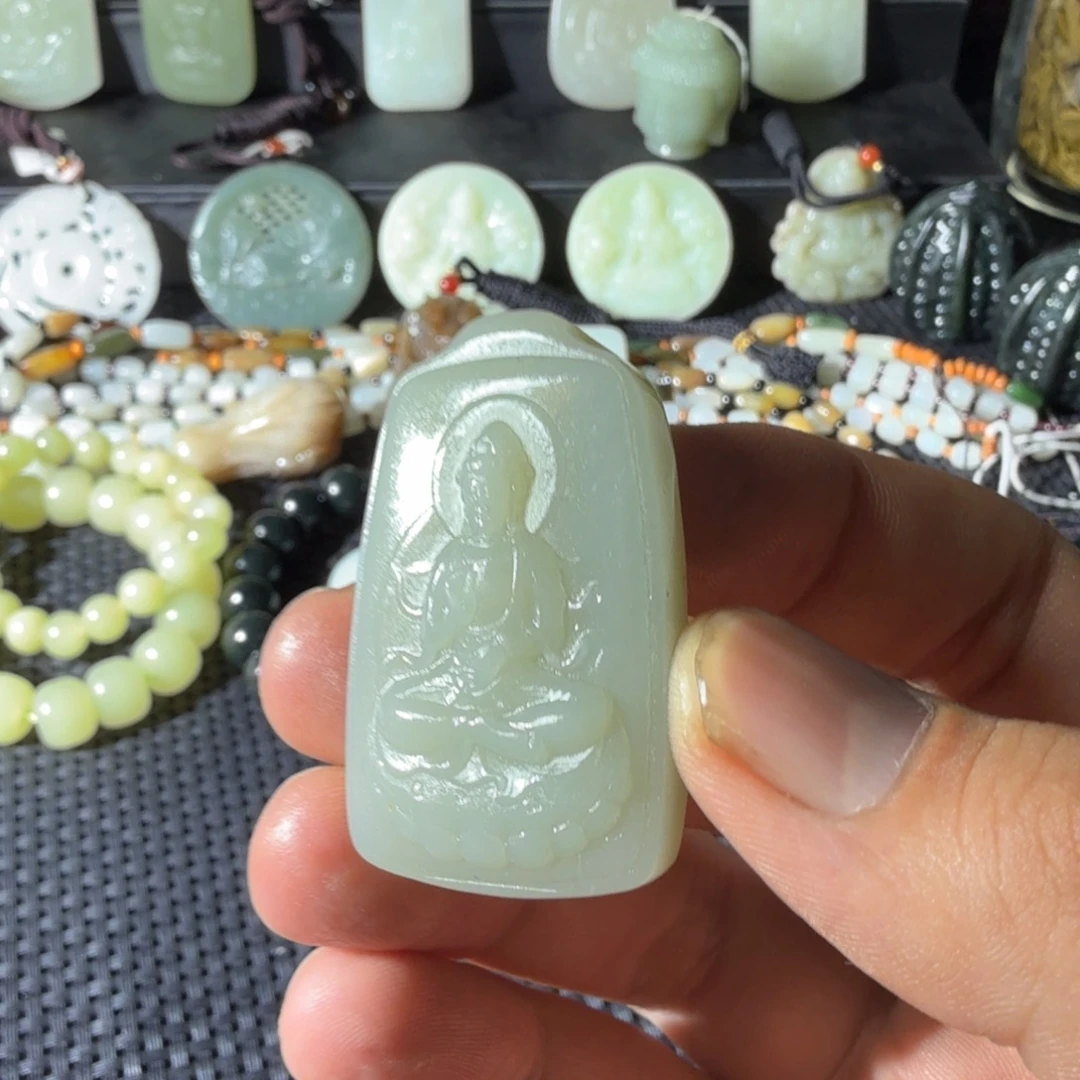 和田玉未镶嵌颈饰