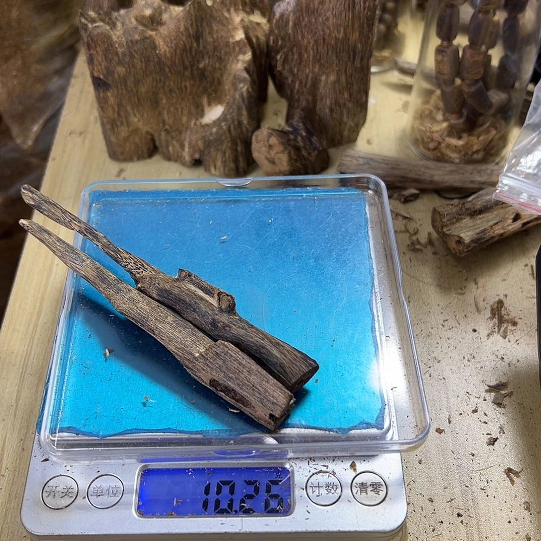 香料绿奇楠虫漏10克天然虫白棋