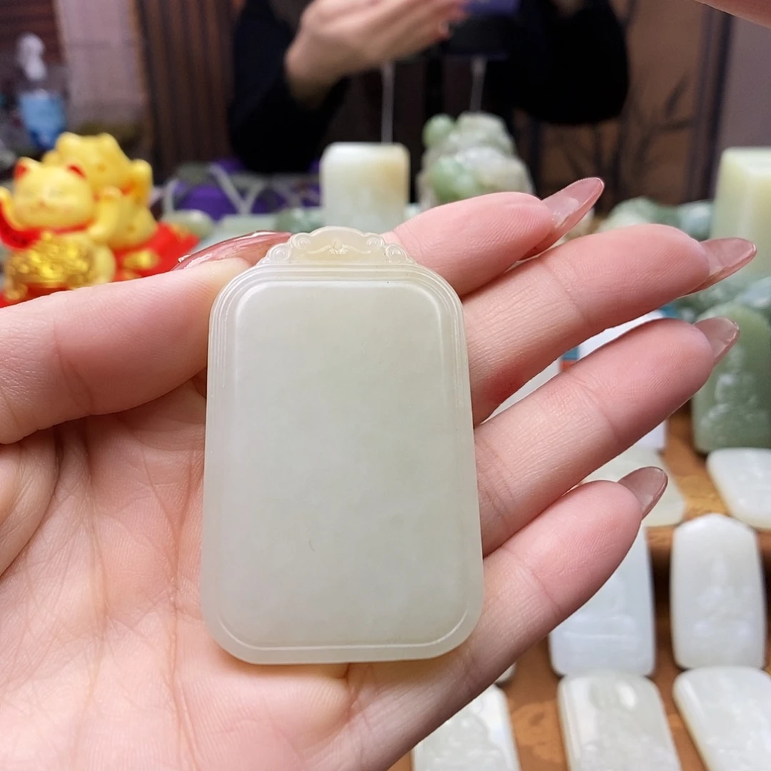 吹****和田玉未镶嵌颈饰