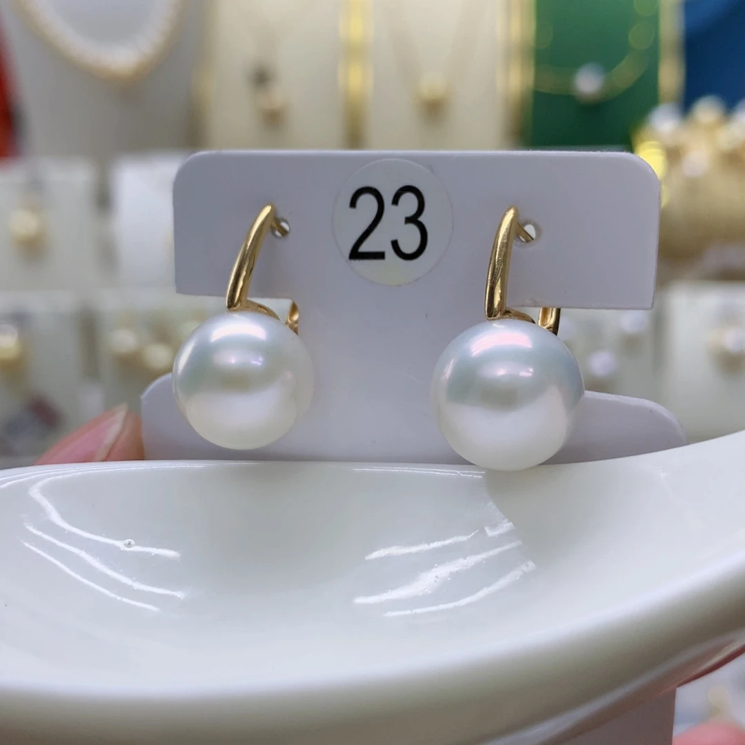 淡水珍珠18K金镶嵌耳饰