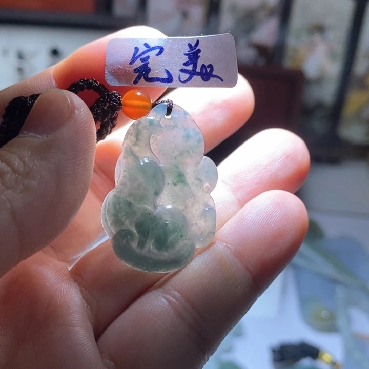 翡翠颈饰未镶嵌冰九尾狐