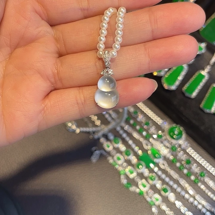 翡翠摆件18K金镶嵌玻璃种葫芦