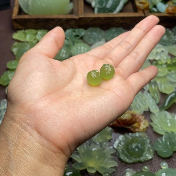 合金蛇纹石玉颈饰