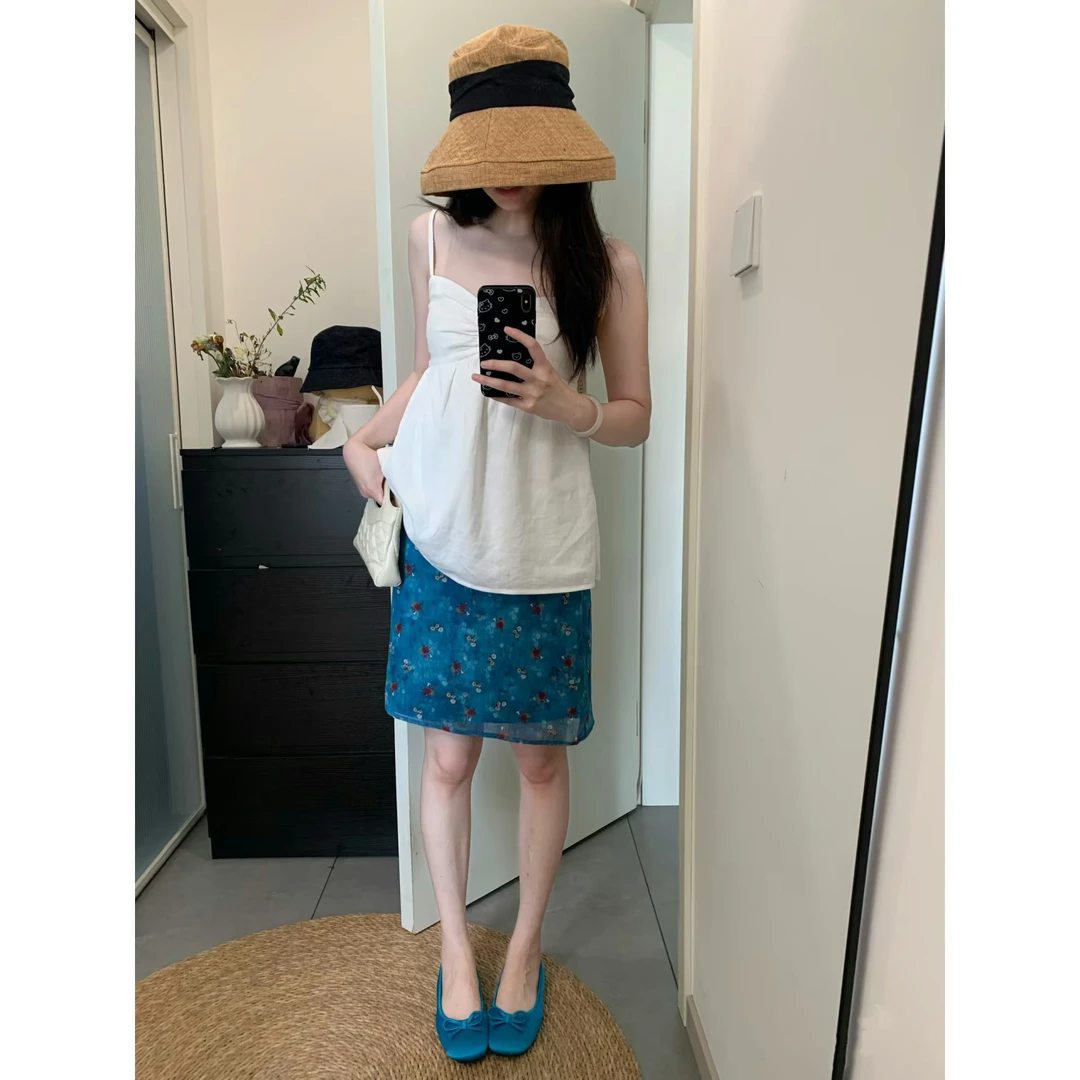 度假风吊带上衣套装女时尚百搭高级设计感蓝色碎花半身裙子两件套