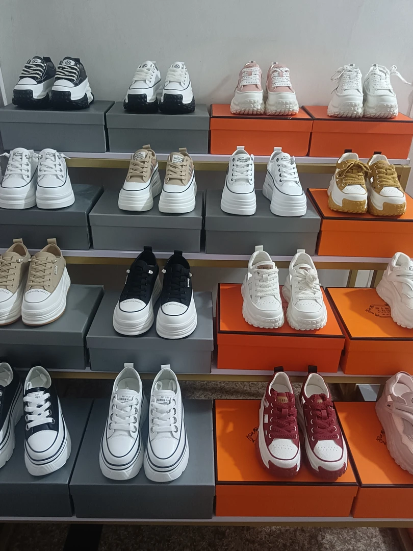 小个子厚底内增高时尚休闲女鞋直播间按编码下单