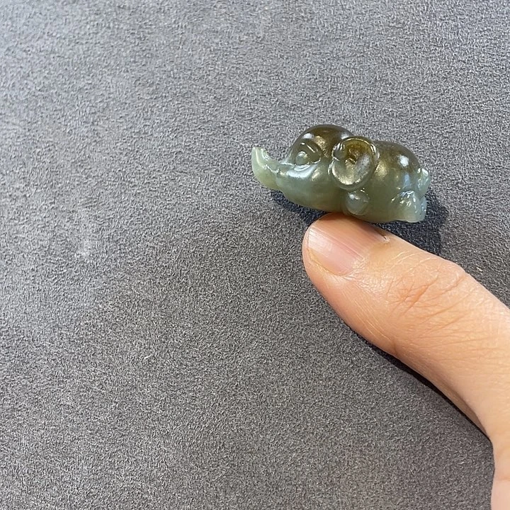 颈饰未镶嵌和田玉小飞象