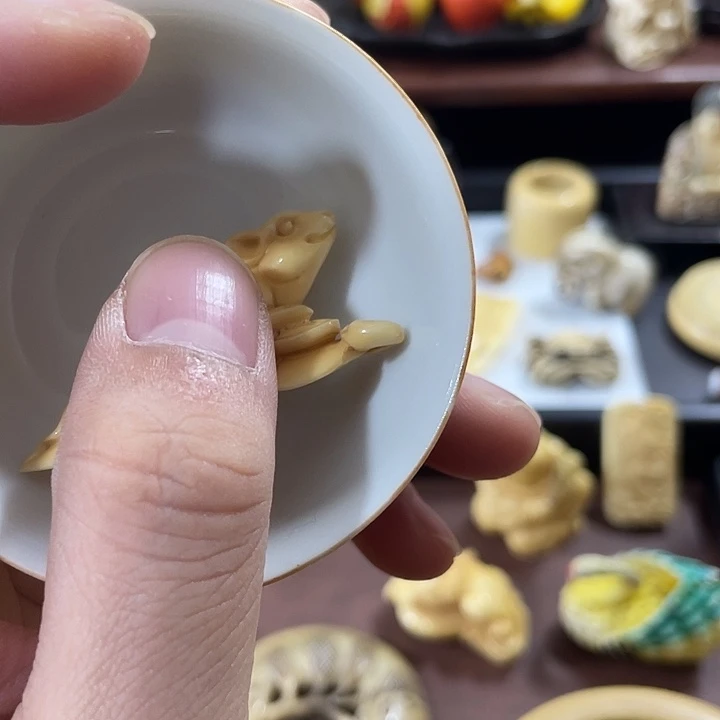 康***虾瓷片精致雕刻工艺精湛