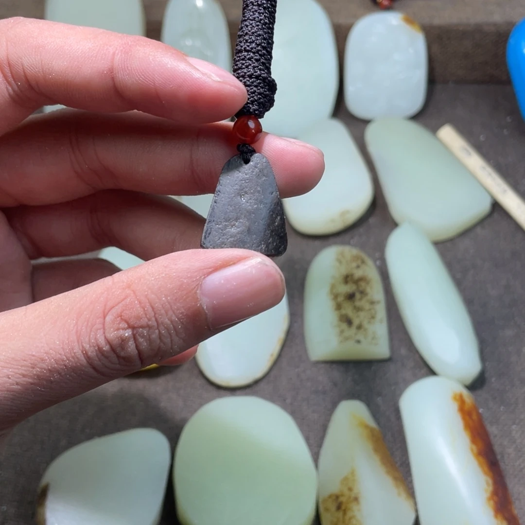 小***馆定制和田玉未镶嵌挂件