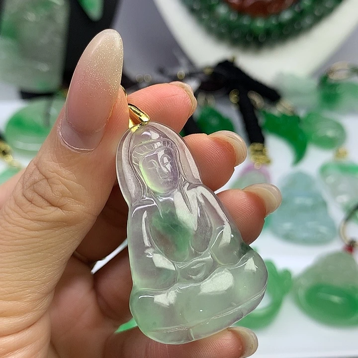 翡翠未镶嵌颈饰源头
