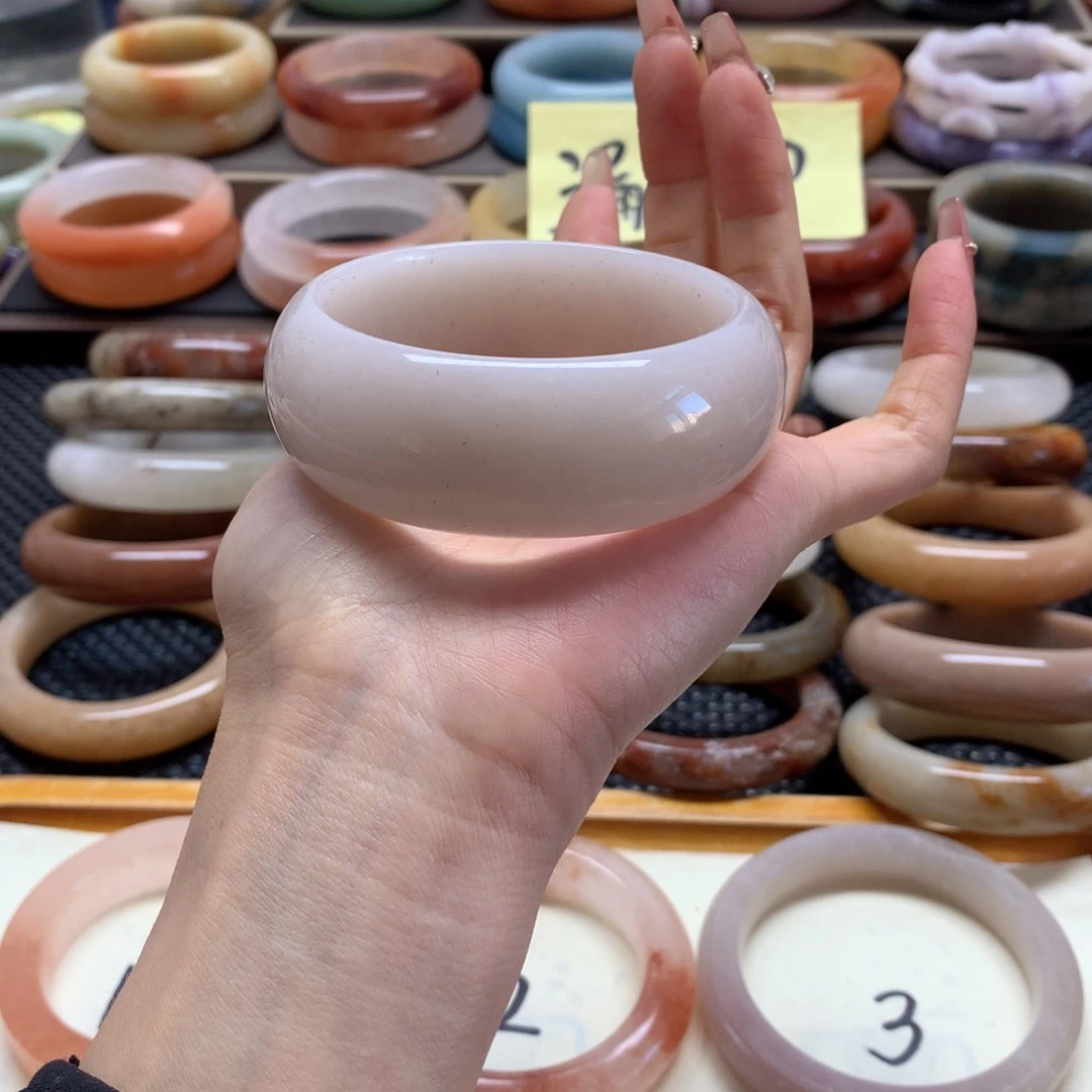 石英质玉手镯未镶嵌芝****檬