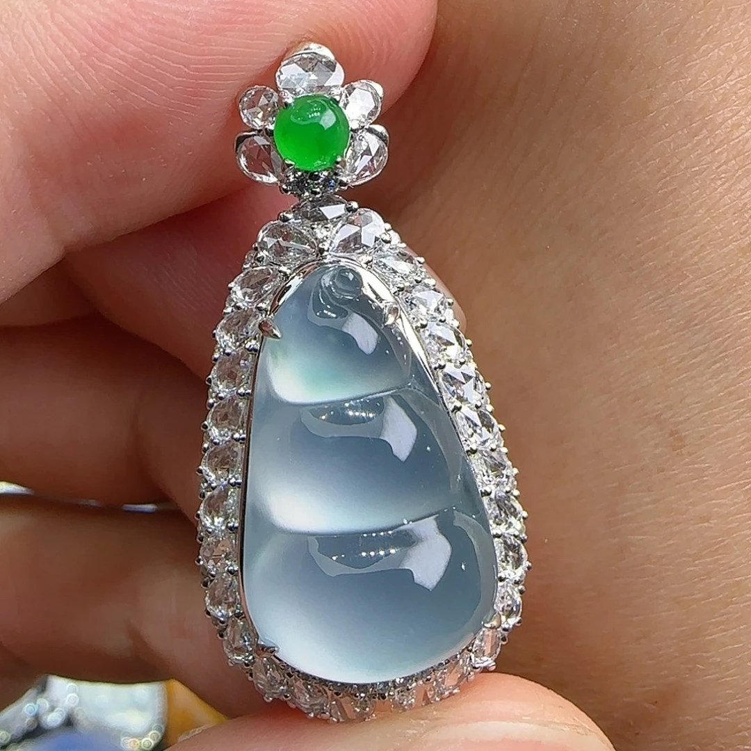 翡翠18K金镶嵌颈饰天然翡翠