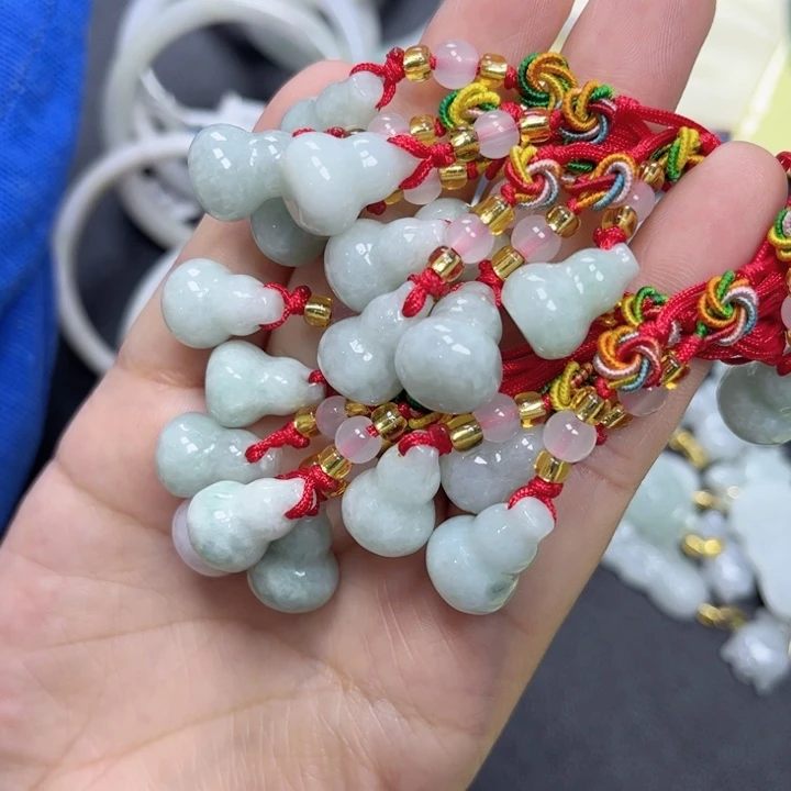 未镶嵌手镯翡翠葫芦，随机发一