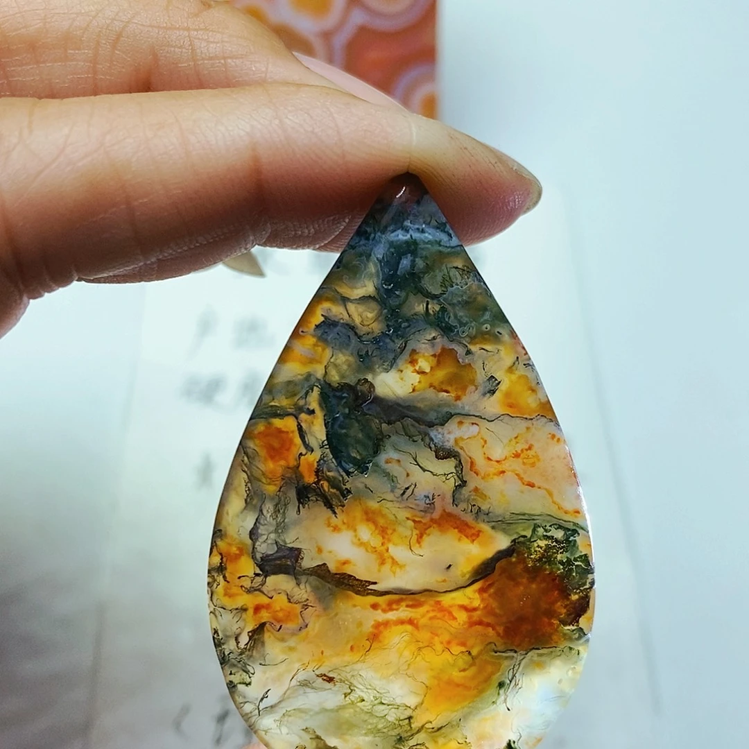 玛瑙/玉髓颈饰未镶嵌若*