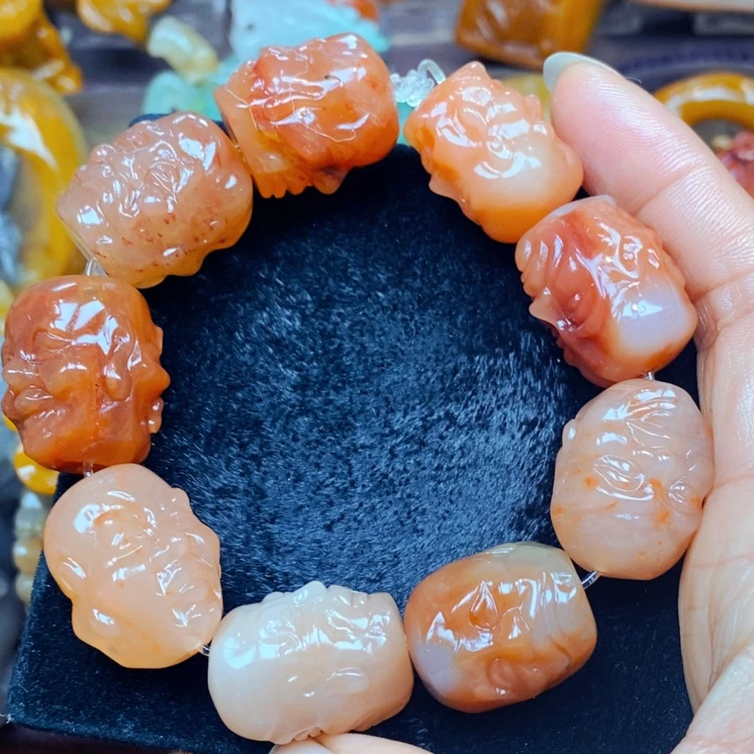 未镶嵌石英质玉（黄龙玉）颈饰
