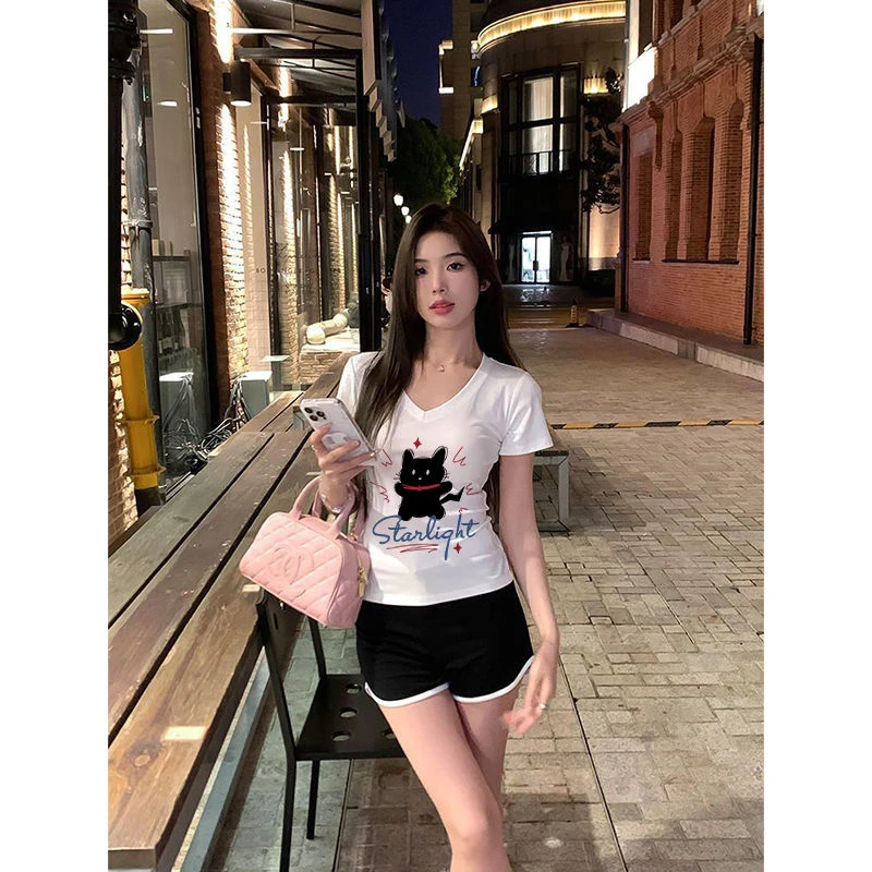 纯棉美式短袖正肩V领T恤女夏季新款修身辣妹百搭显瘦设计小众上衣